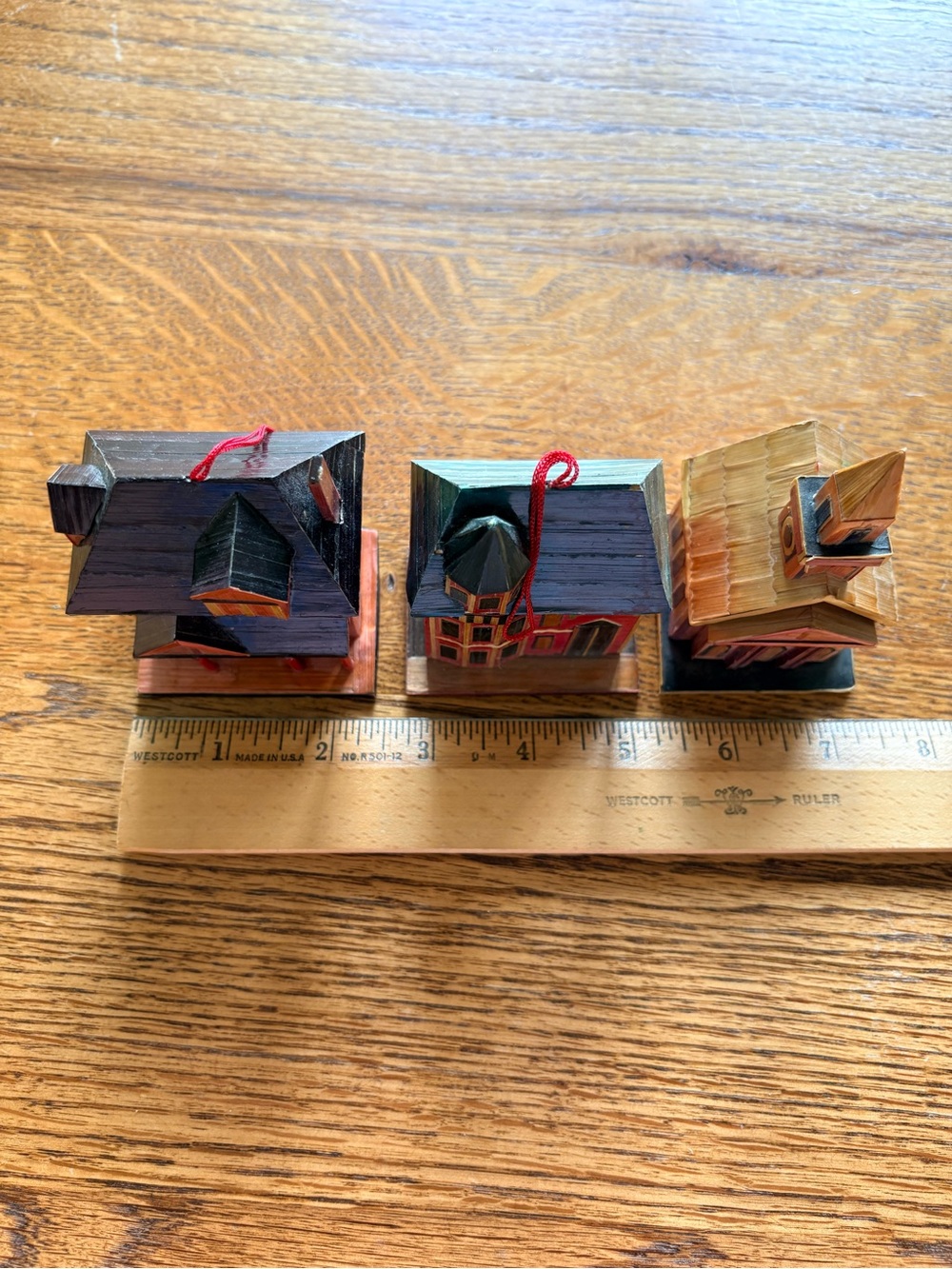 Set of 3 Meow Reo miniature wheat straw and balsa wood architectural ornaments - Picture 12 of 13